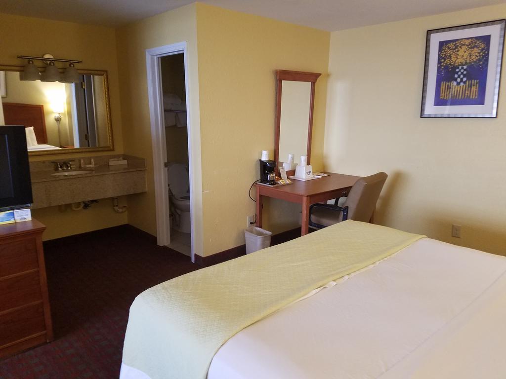 Quality Inn Poughkeepsie Extérieur photo