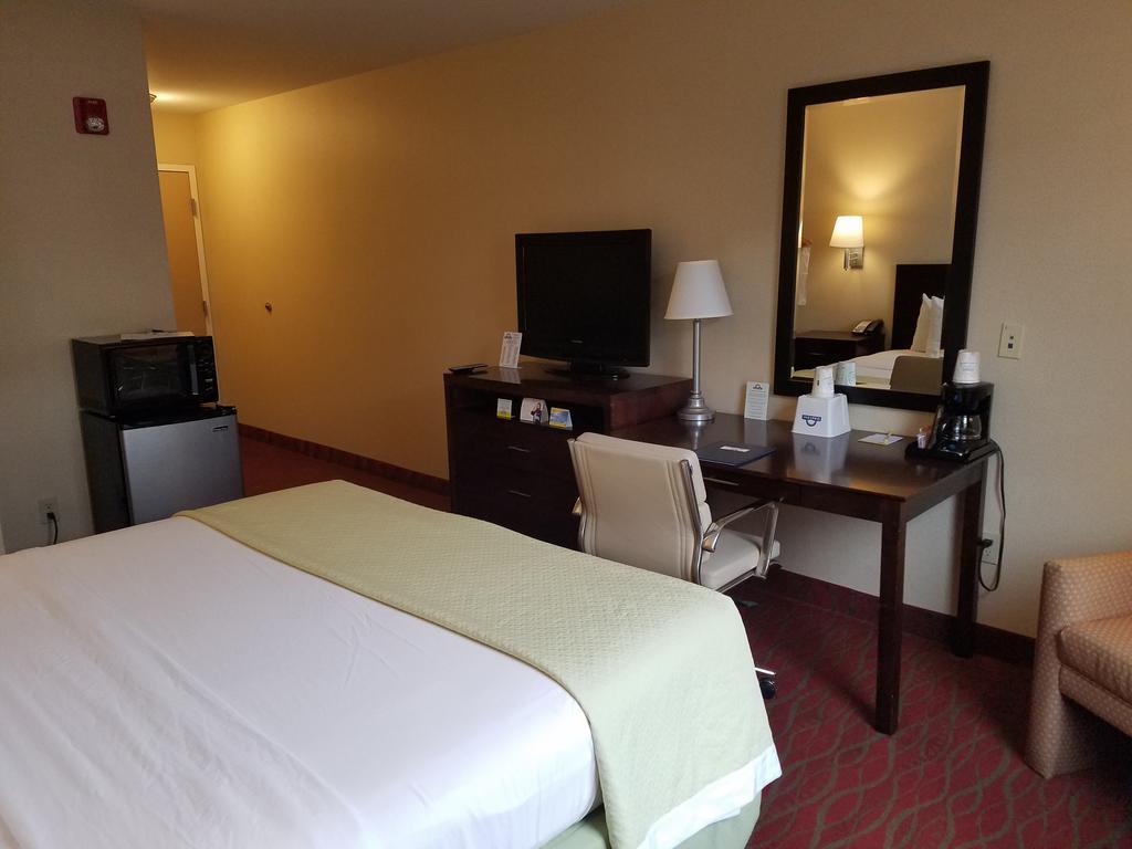 Quality Inn Poughkeepsie Extérieur photo