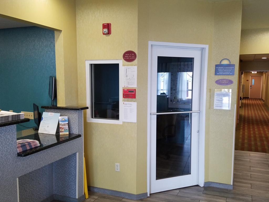 Quality Inn Poughkeepsie Extérieur photo