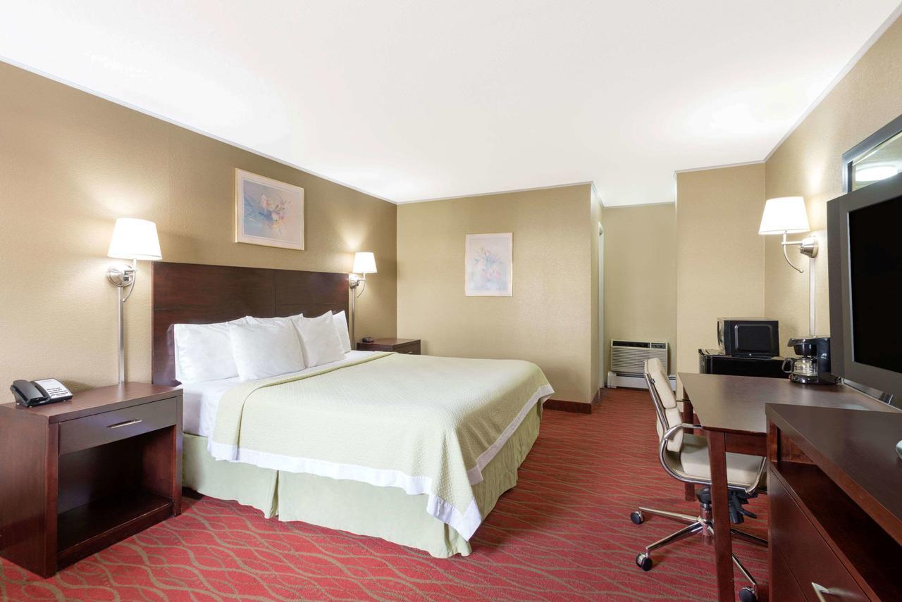 Quality Inn Poughkeepsie Extérieur photo